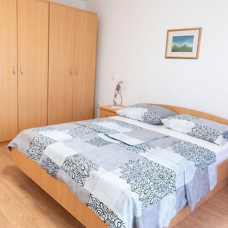 Sunny Apartment Valbandon Fažana Esterno foto