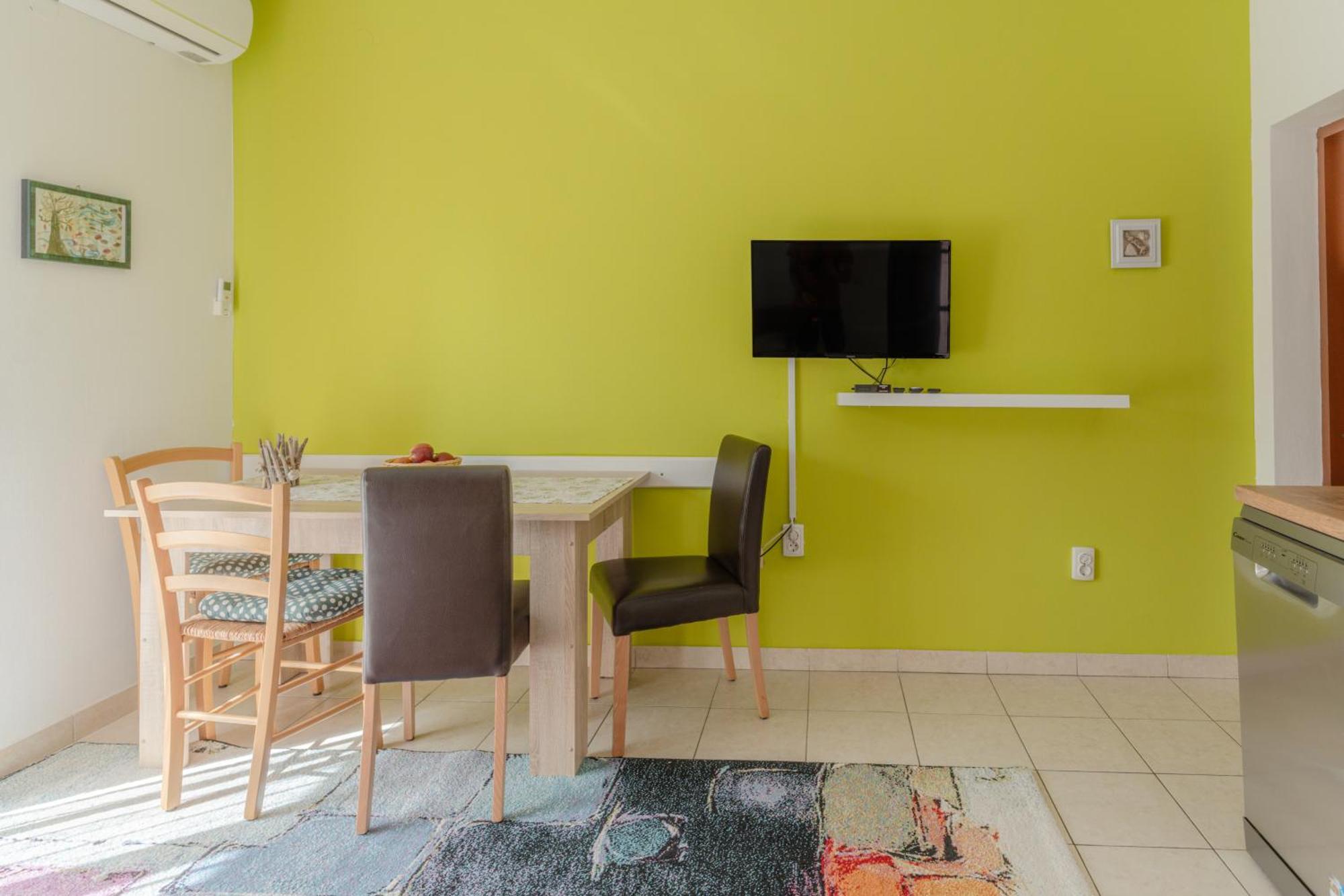 Sunny Apartment Valbandon Fažana Esterno foto